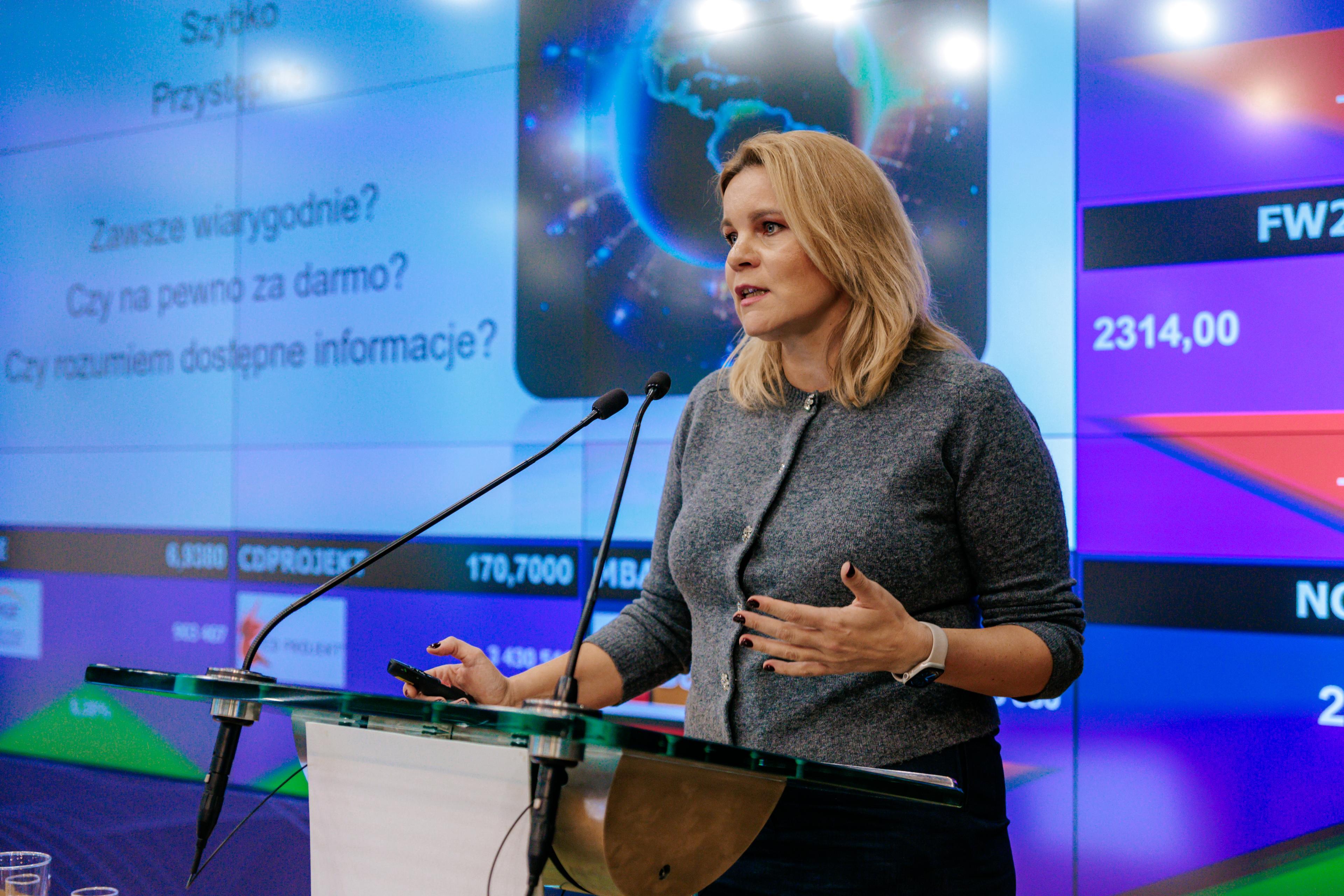 Elżbieta Lech on the stage