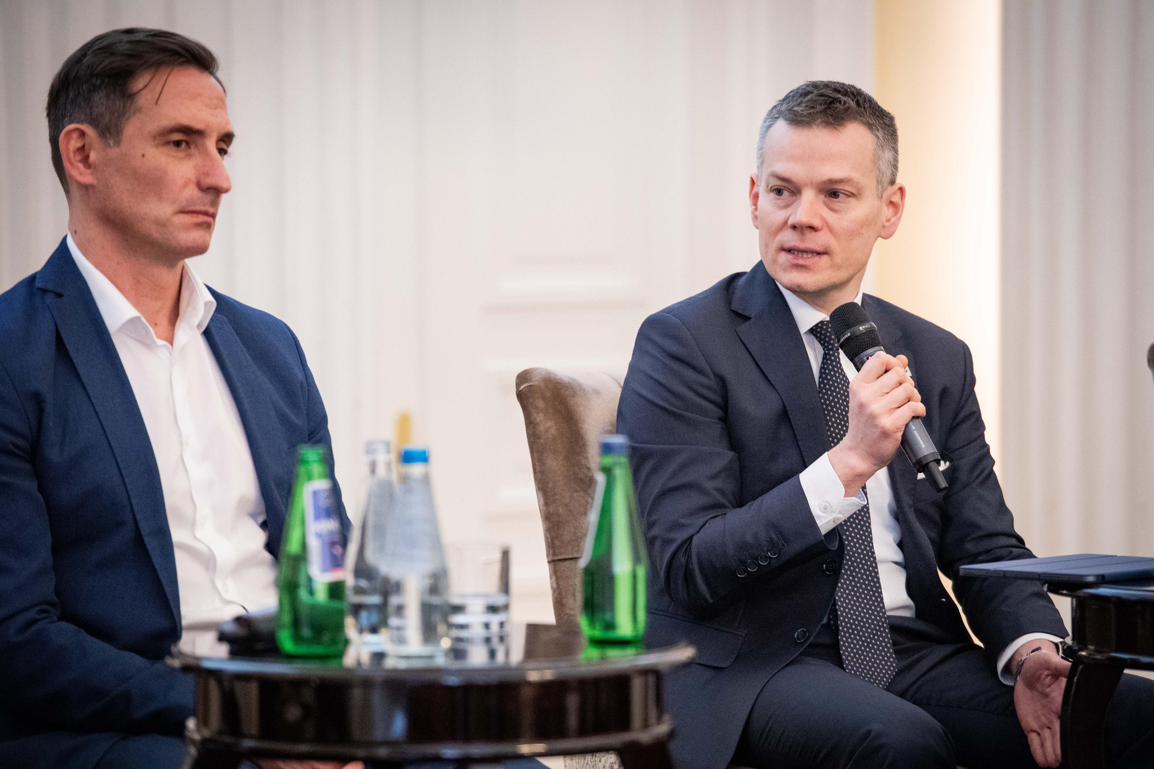 Jacek Jastrzębski speaks to microphone