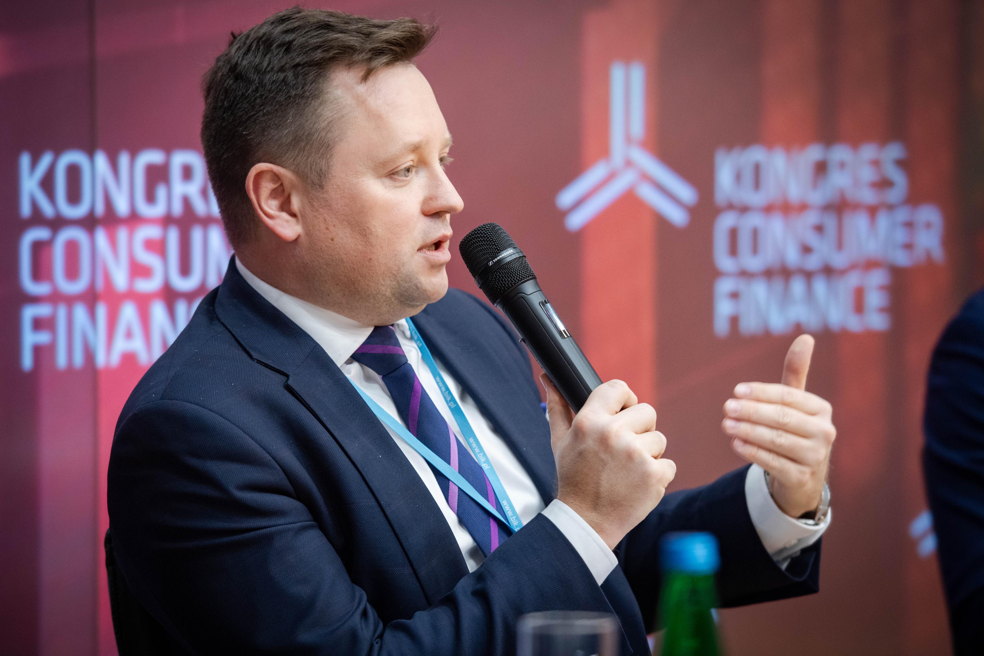 Kamil Liberadzki speaks to microphone