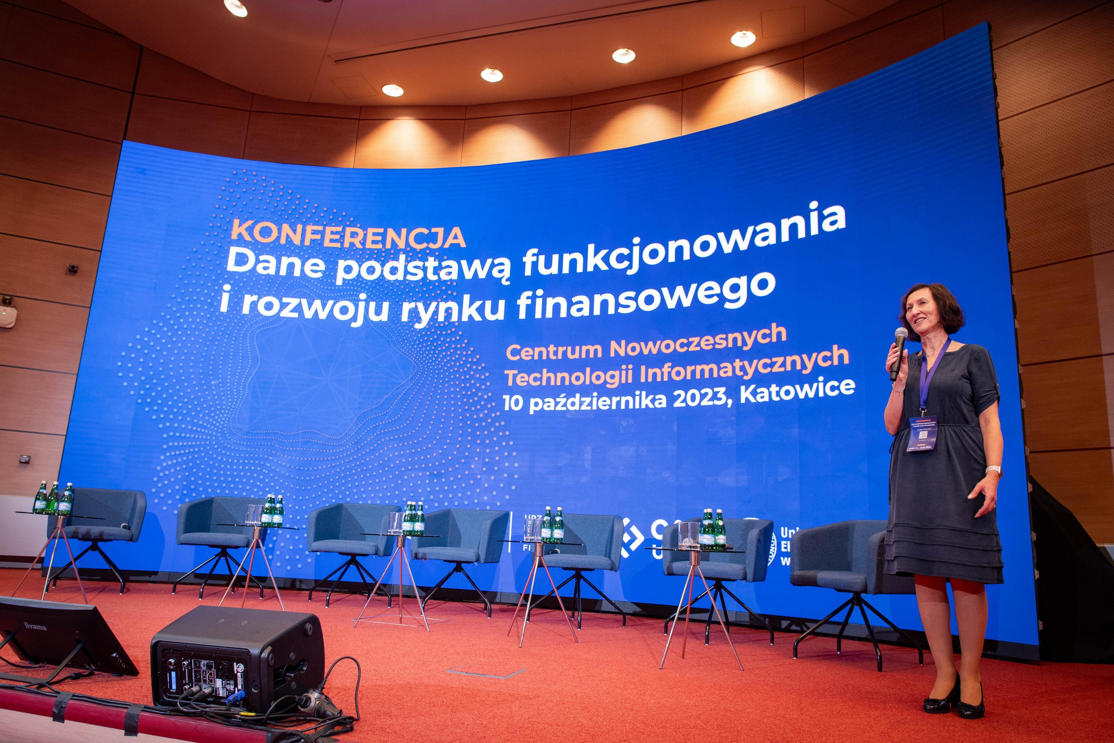 Renata Oszast on stage