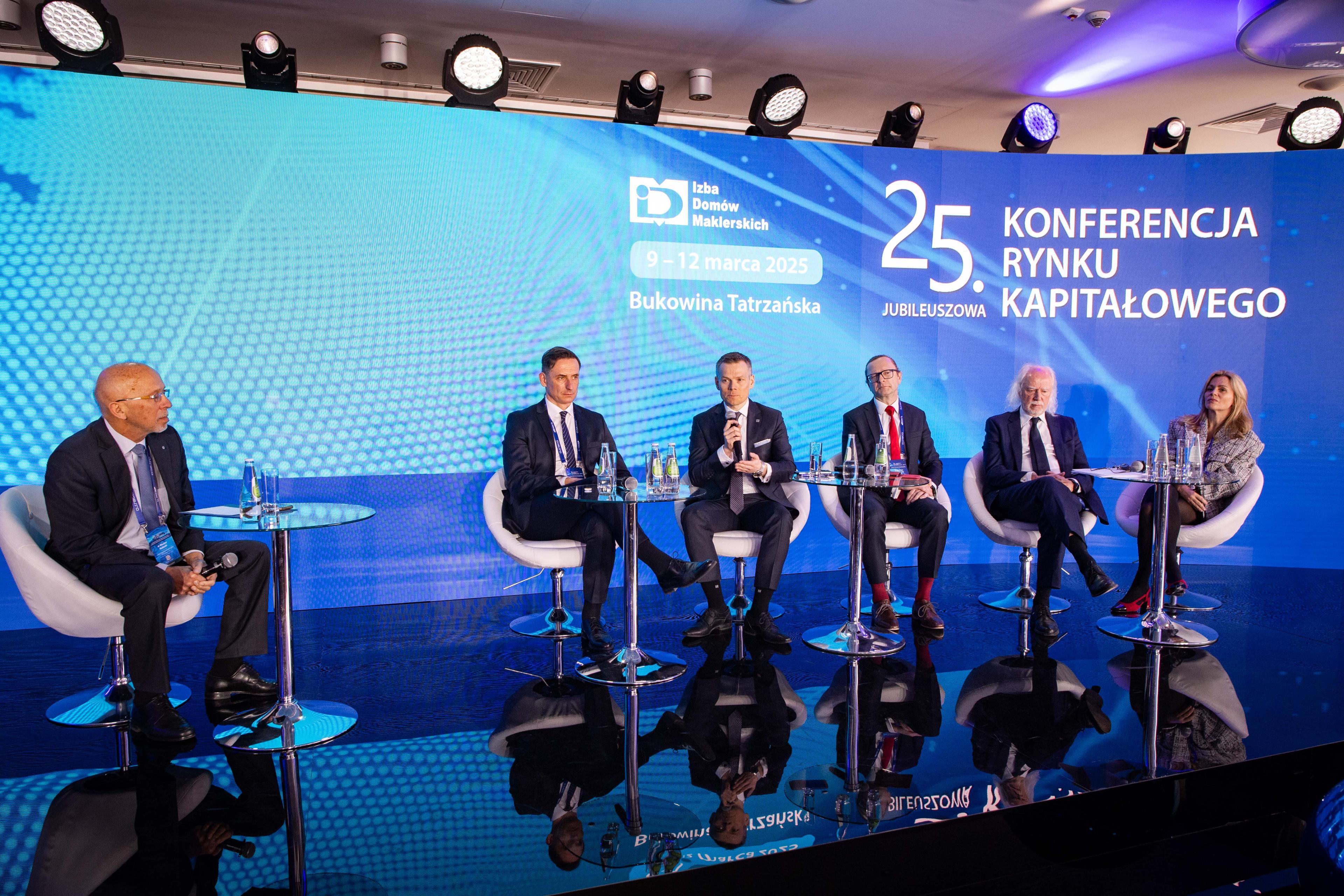 participants of the debate on the stage