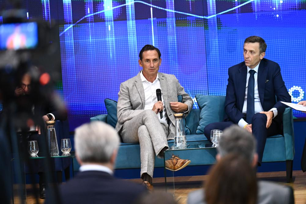 Dariusz Adamski podczas panelu