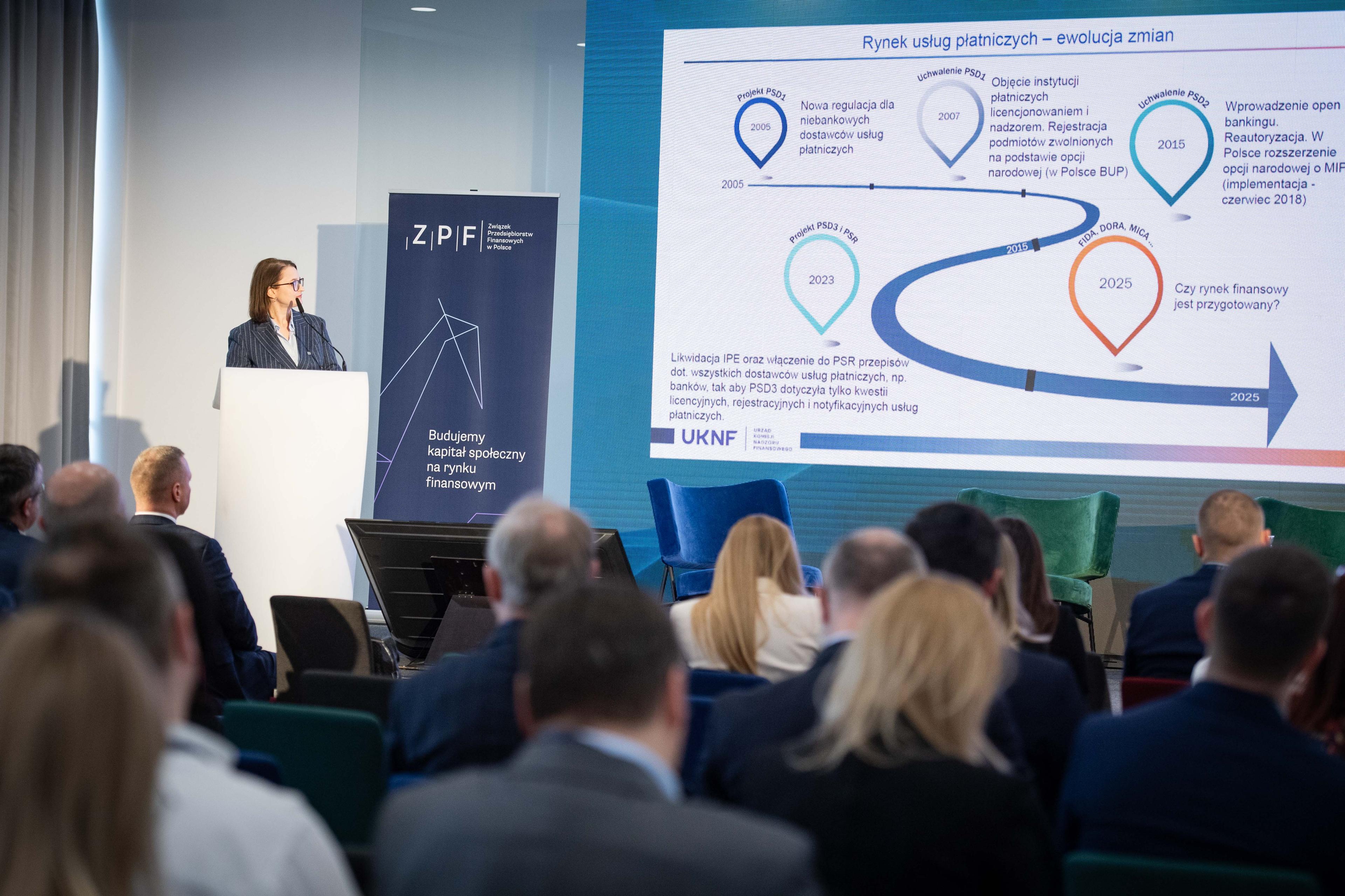 Agnieszka Butor-Keler podczas wystąpienia na Kongresie Płatności i Otwartych Finansów