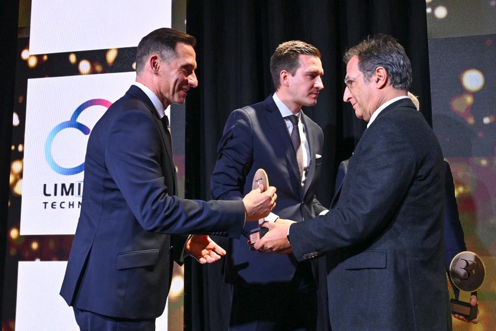 Dariusz Adamski - Zastępca PKNF wyróżniony przez Kapitułę Konkursu Liderów Świata Finansów