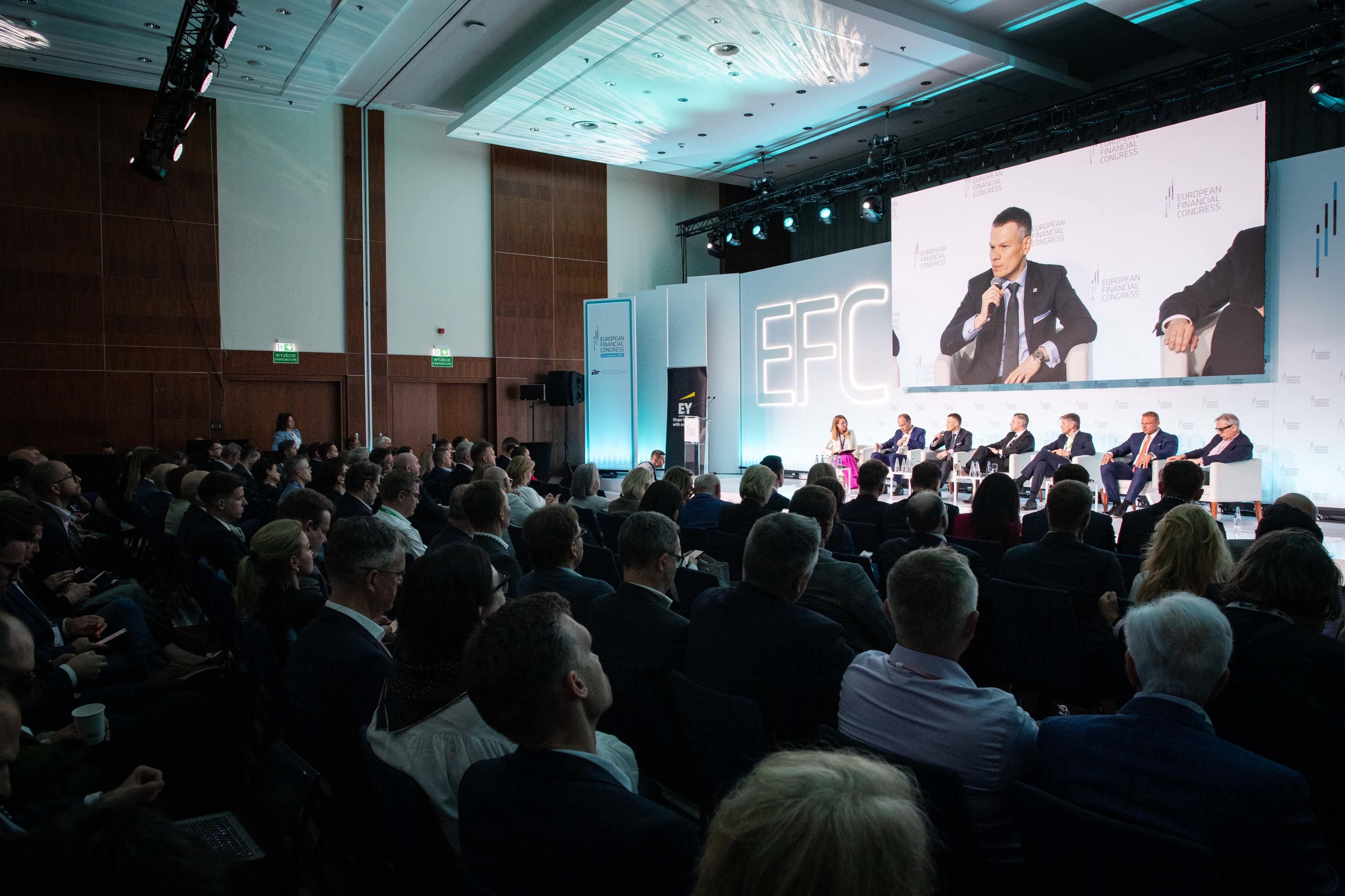 EKF: Jacek Jastrzębski w panelach o ochronie praw konsumentów oraz rozwoju sektora bankowego - 5