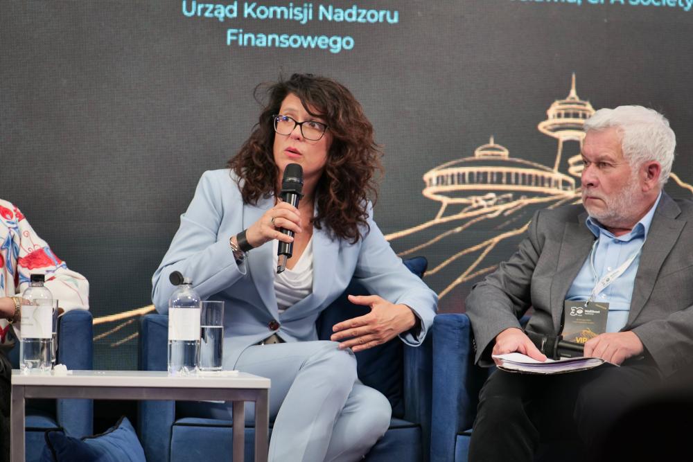 Magdalena Łapsa-Parczewska w panelu podczas konferencji WallStrett
