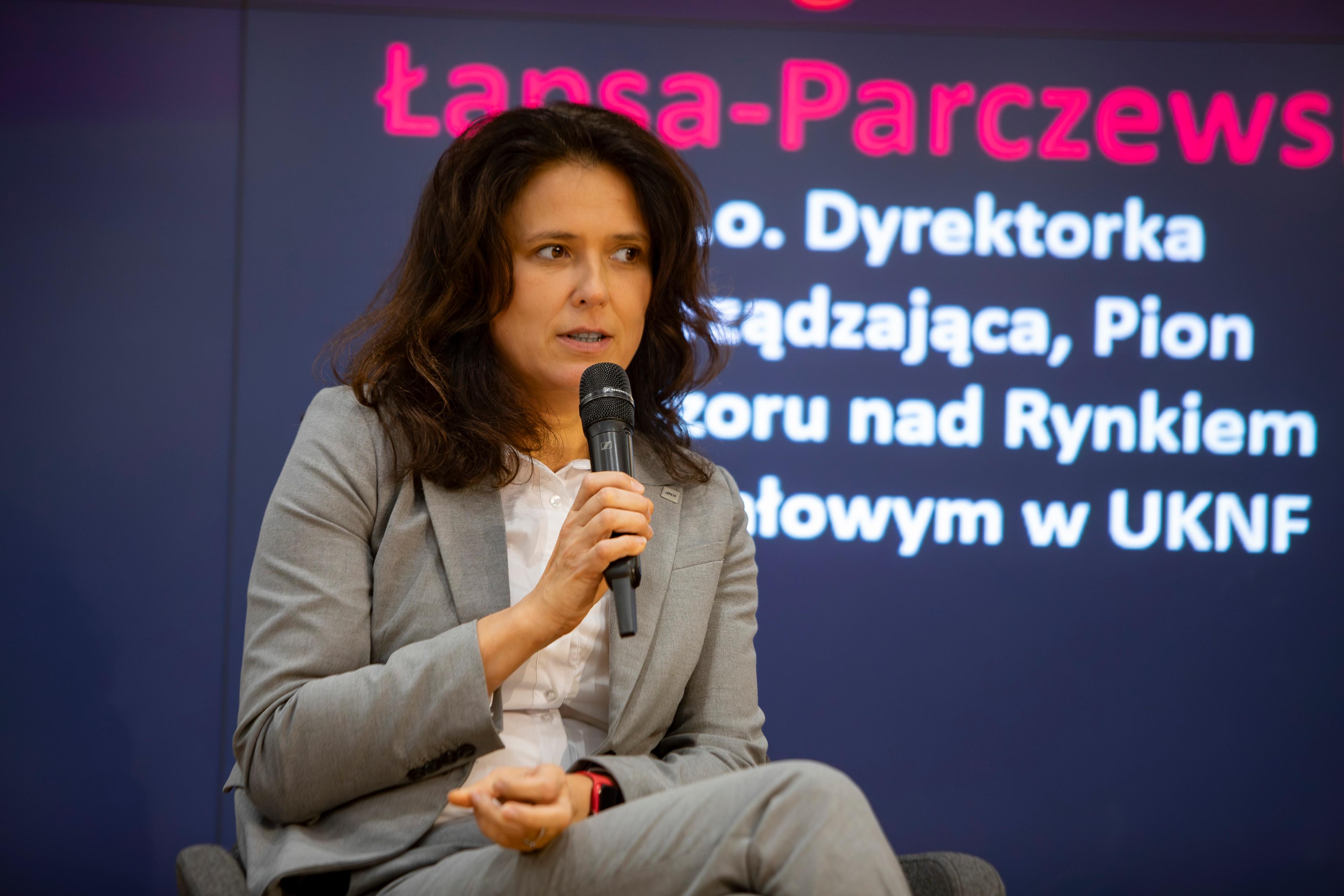 Magdalena Łapsa-Parczewska podczas fireside chat „Równość w zarządach – gdzie utknęliśmy i jak ruszyć dalej?"_1