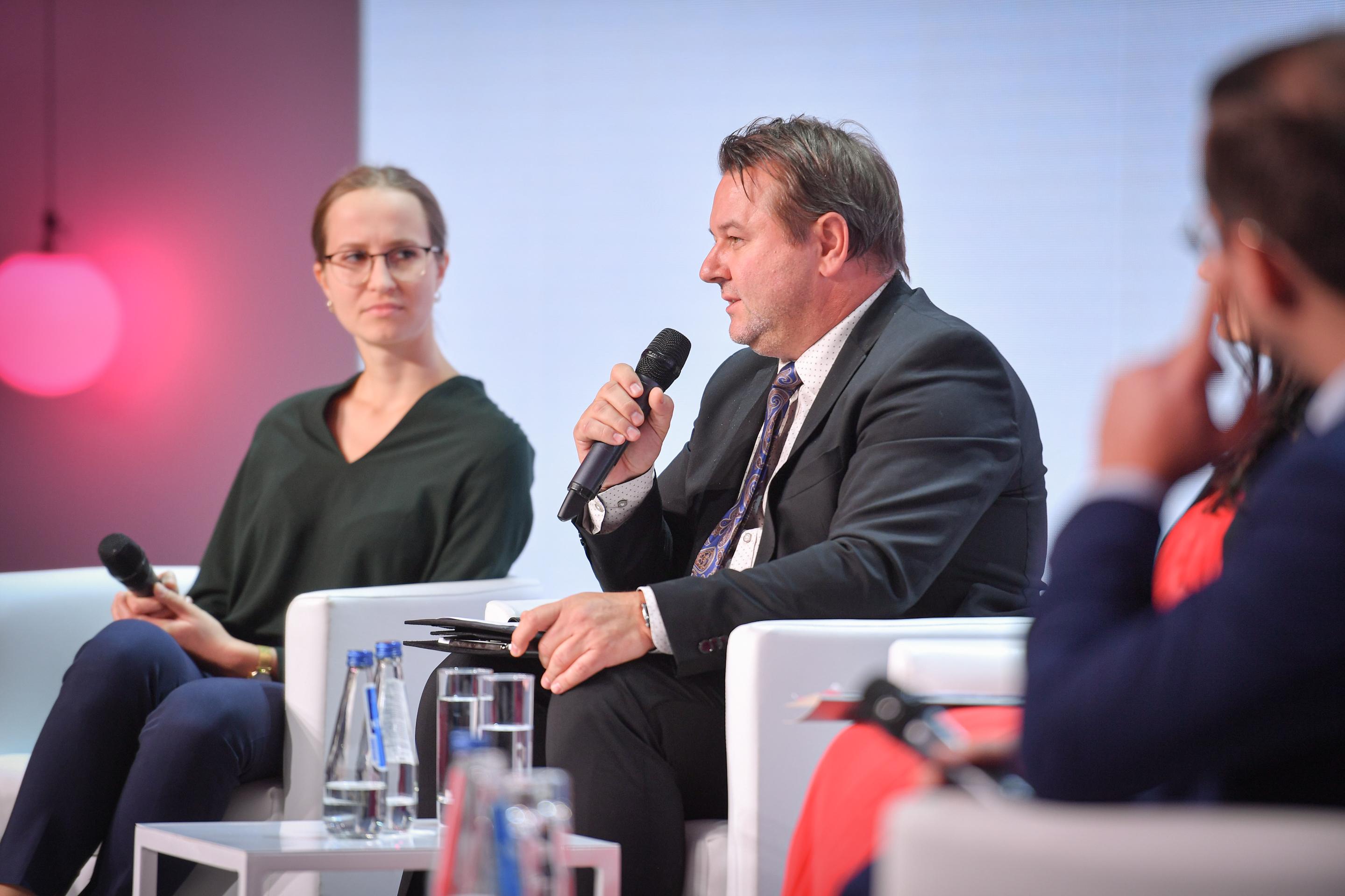 Mariusz_Smetek_w_panelu-podczas_IX_Kongresu_PIU