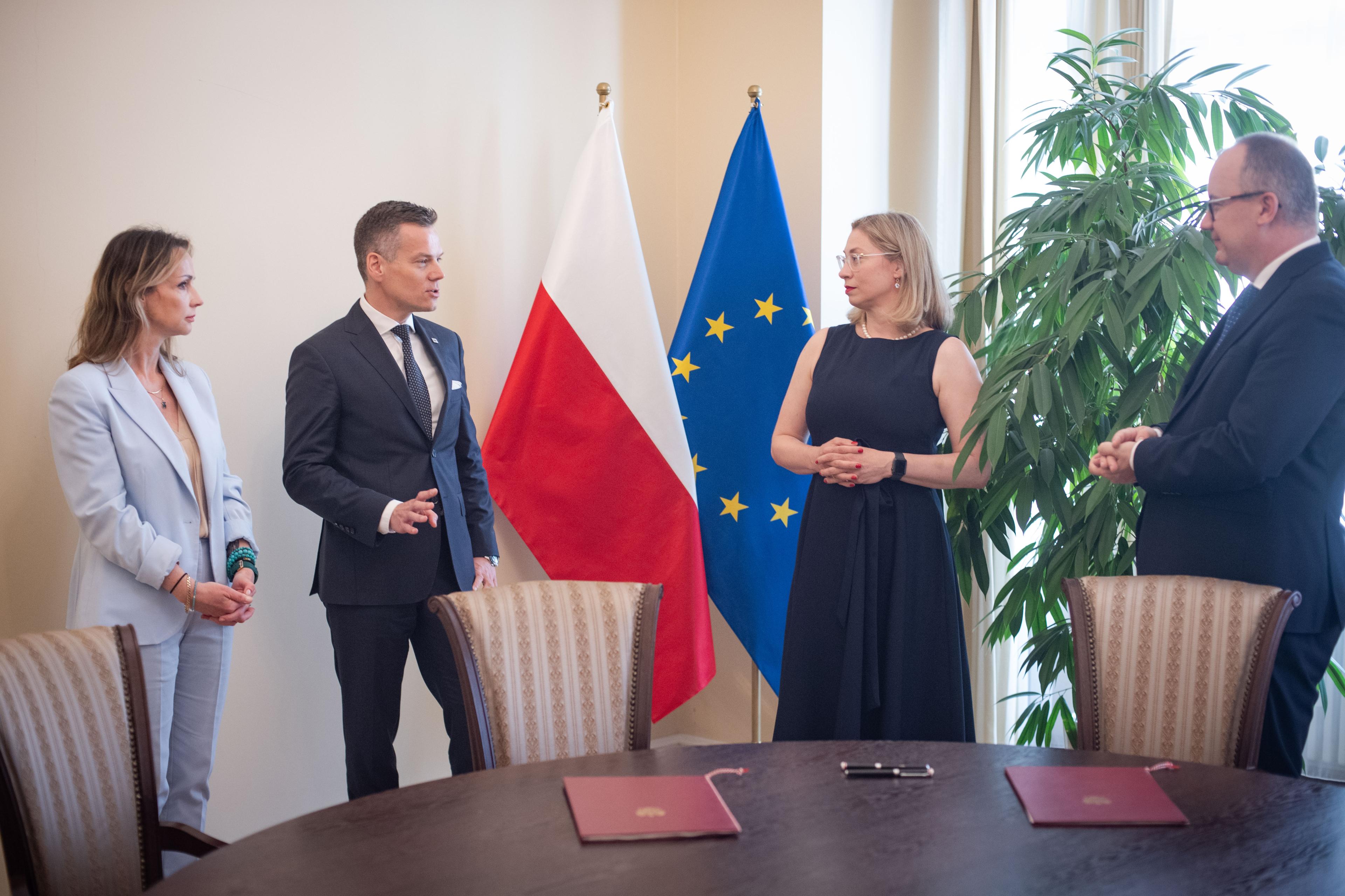 Podpisanie_porozumienia_o_wspolpracy_z_Ministerstwem_Sprawiedliwosci Podpisanie_porozumienia_o_wspolpracy_z_Ministerstwem_Sprawiedliwosci