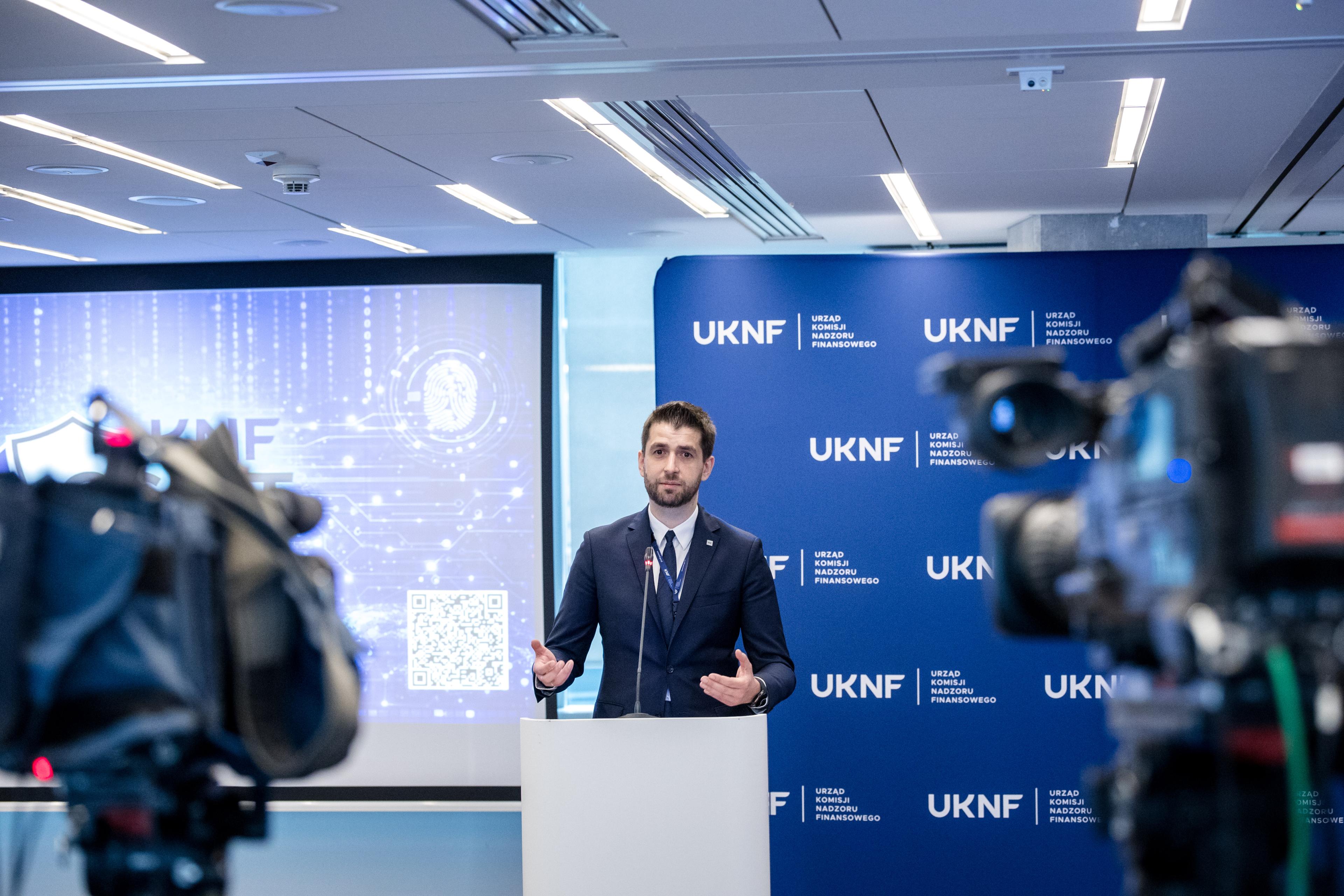 Prezentacja raportu CSIRT KNF za 2025 rok w siedzibie UKNF_5