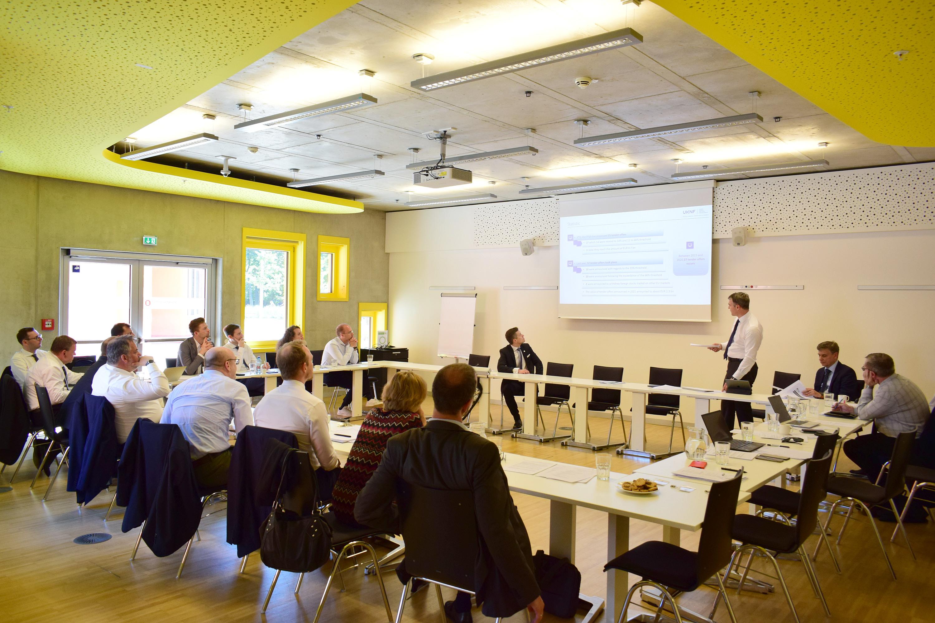 Przedstawiciele_UKNF_podczas_seminarium_na_temat_wezwan Przedstawiciele_UKNF_podczas_seminarium_na_temat_wezwan