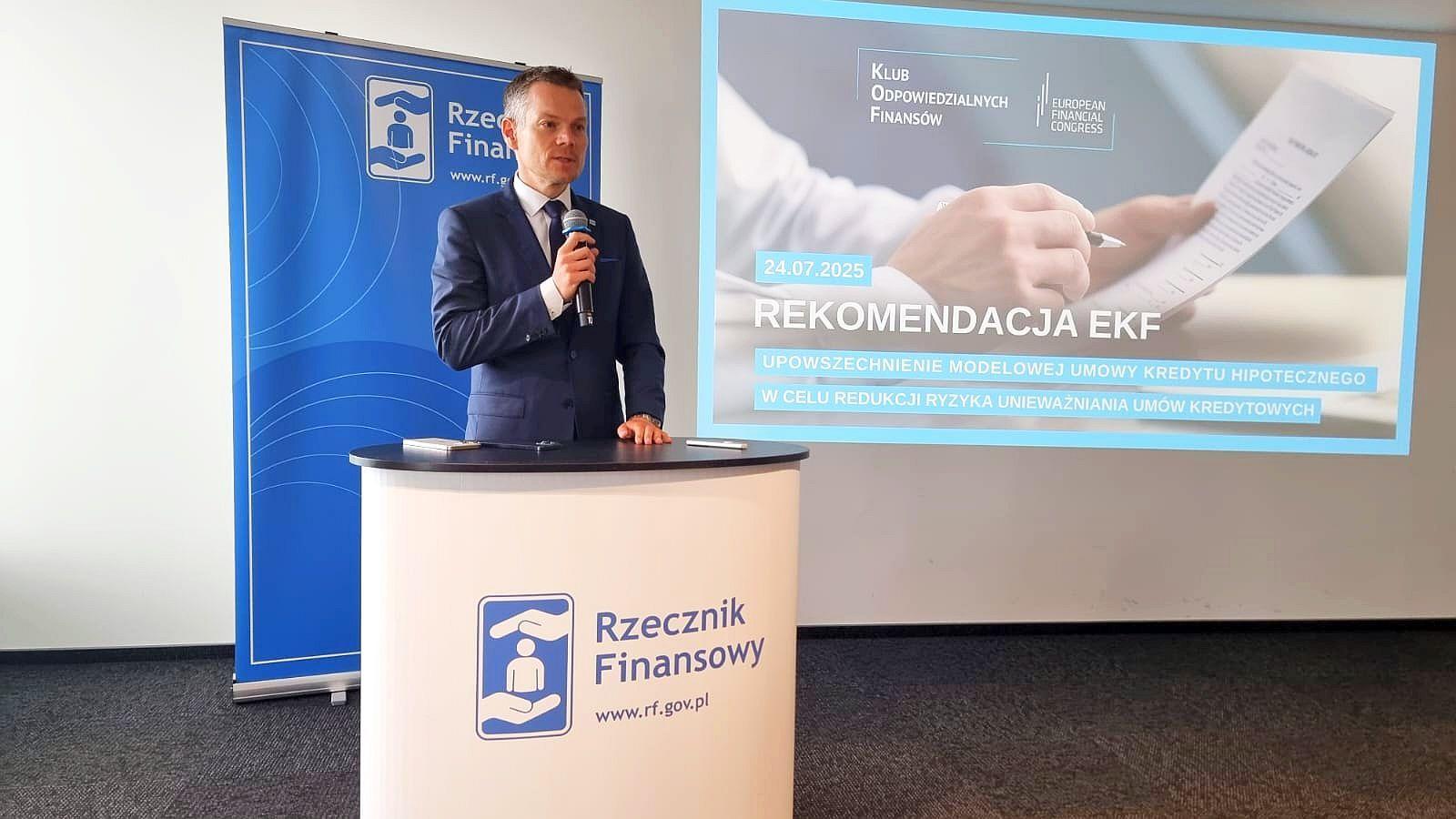 Jacek Jastrzębski wystąpił podczas konferencji poświęconej ogłoszeniu rekomendacji EKF dot. umowy modelowej kredytu hipotecznego Jacek Jastrzębski wystąpił podczas konferencji poświęconej ogłoszeniu rekomendacji EKF dot. umowy modelowej kredytu hipotecznego