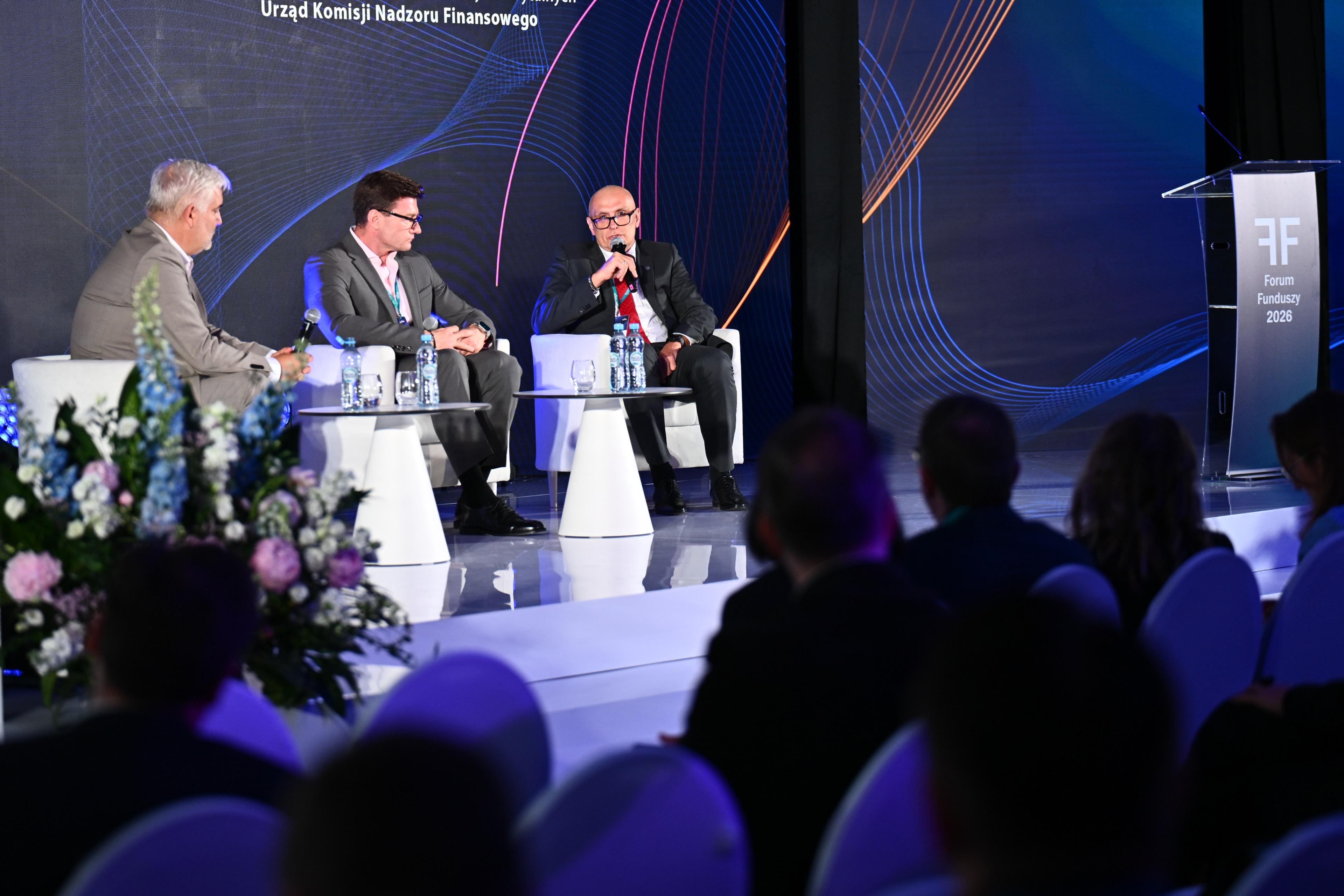 Rafał Niedbała w Fireside chat: To nie jest kraj dla starych FIZ-ów podczas Forum IZFIA_3