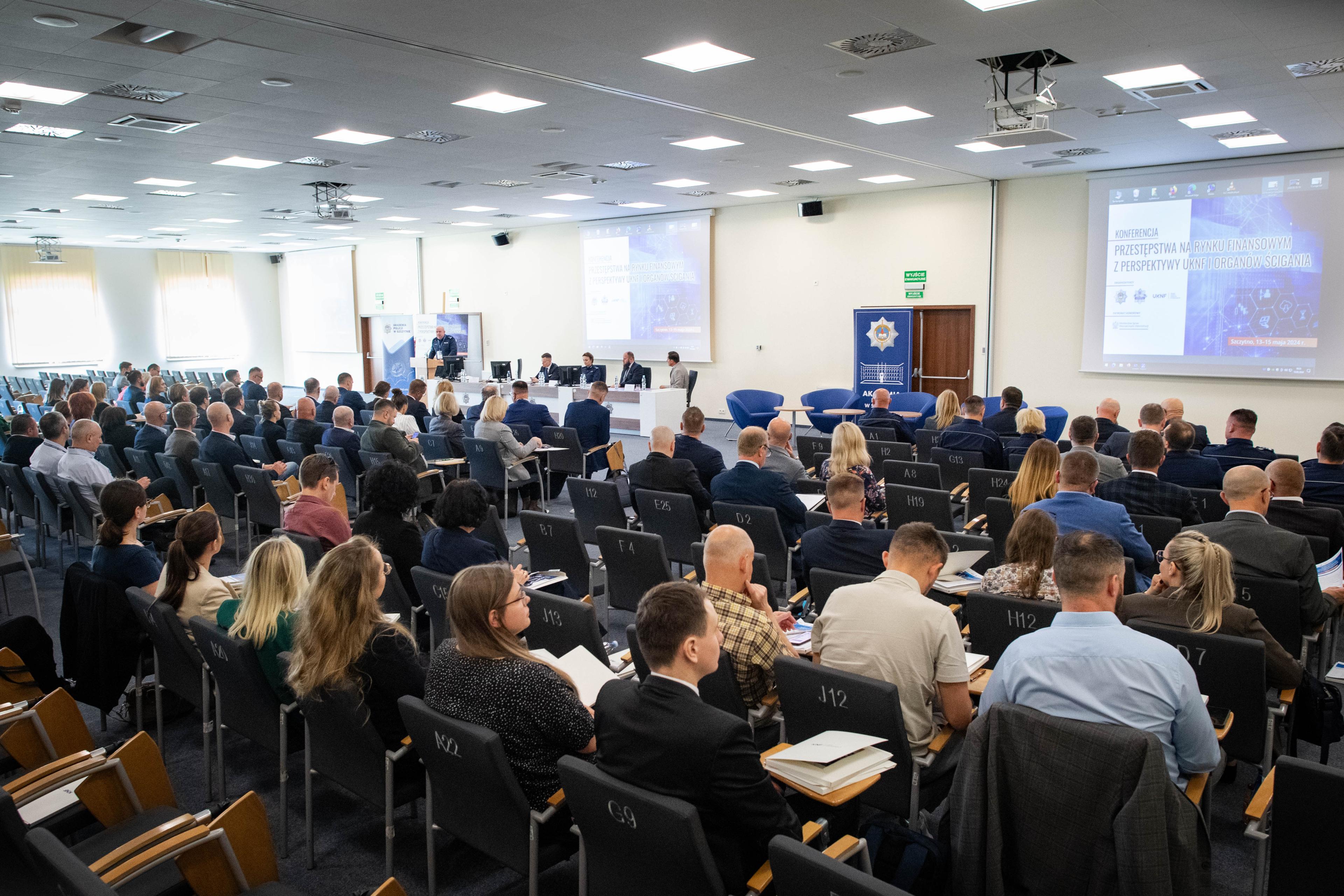 Wspolna_konferencja_UKNF_i_Policji_na_temat_zwalczania_przestepstw_na rynku_finansowym.jpg