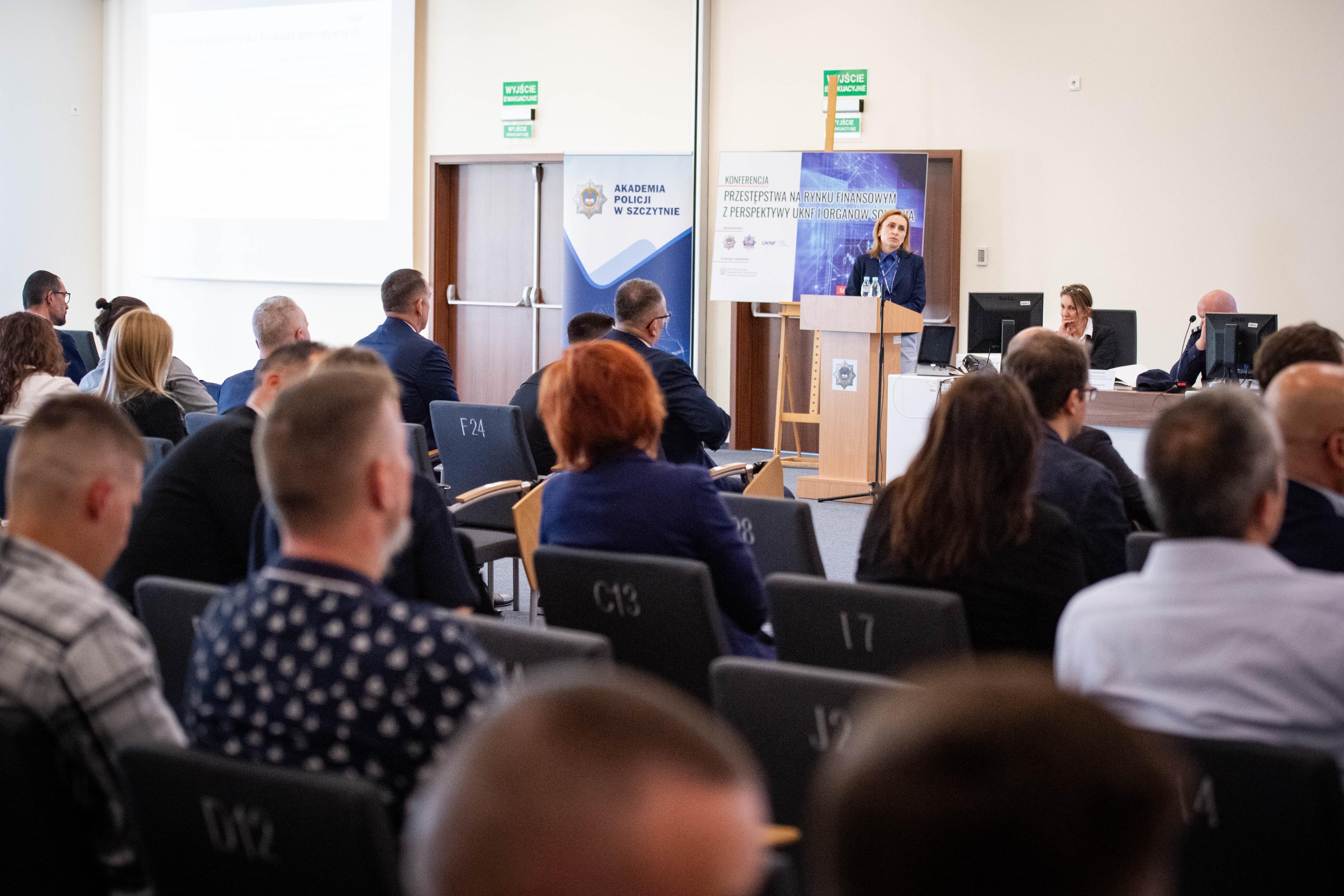Wspolna_konferencja_UKNF_i_Policji_nt_zwalczania_przestepstw_na rynku_finansowym.jpg