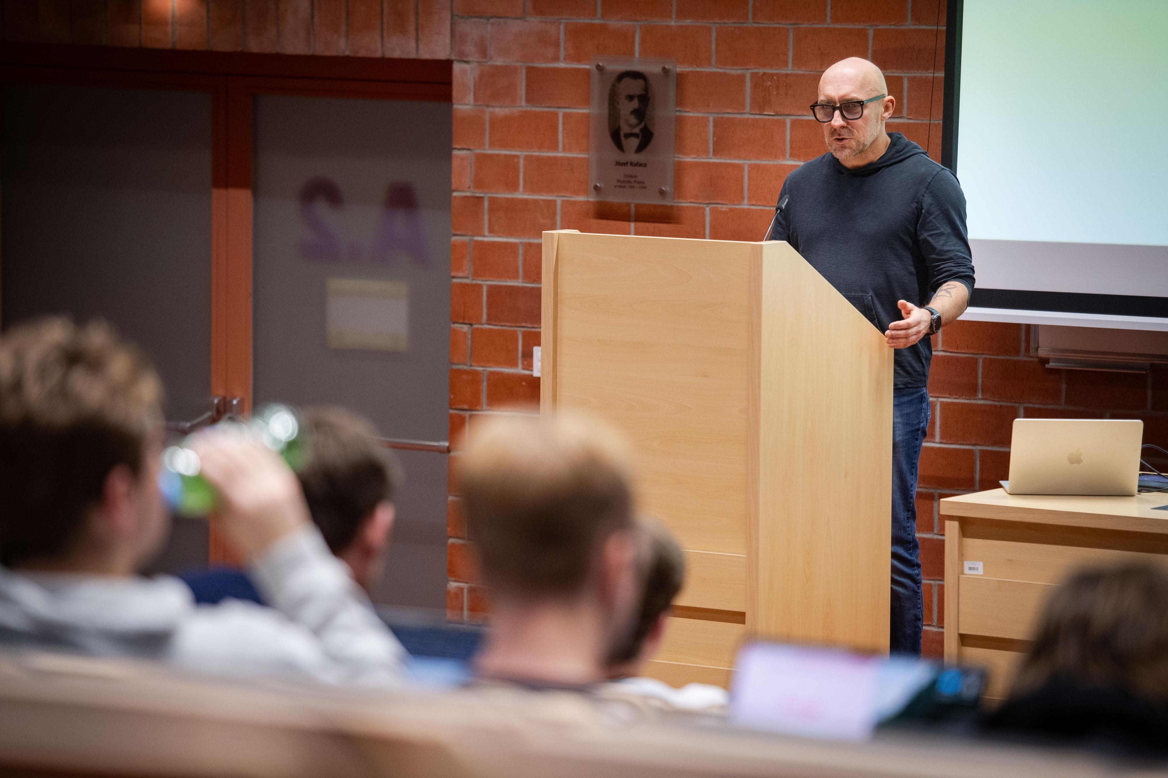 Wykład Emila Radziszewskiego zainaugurował działalność KNPB w nowym roku akademickim_3