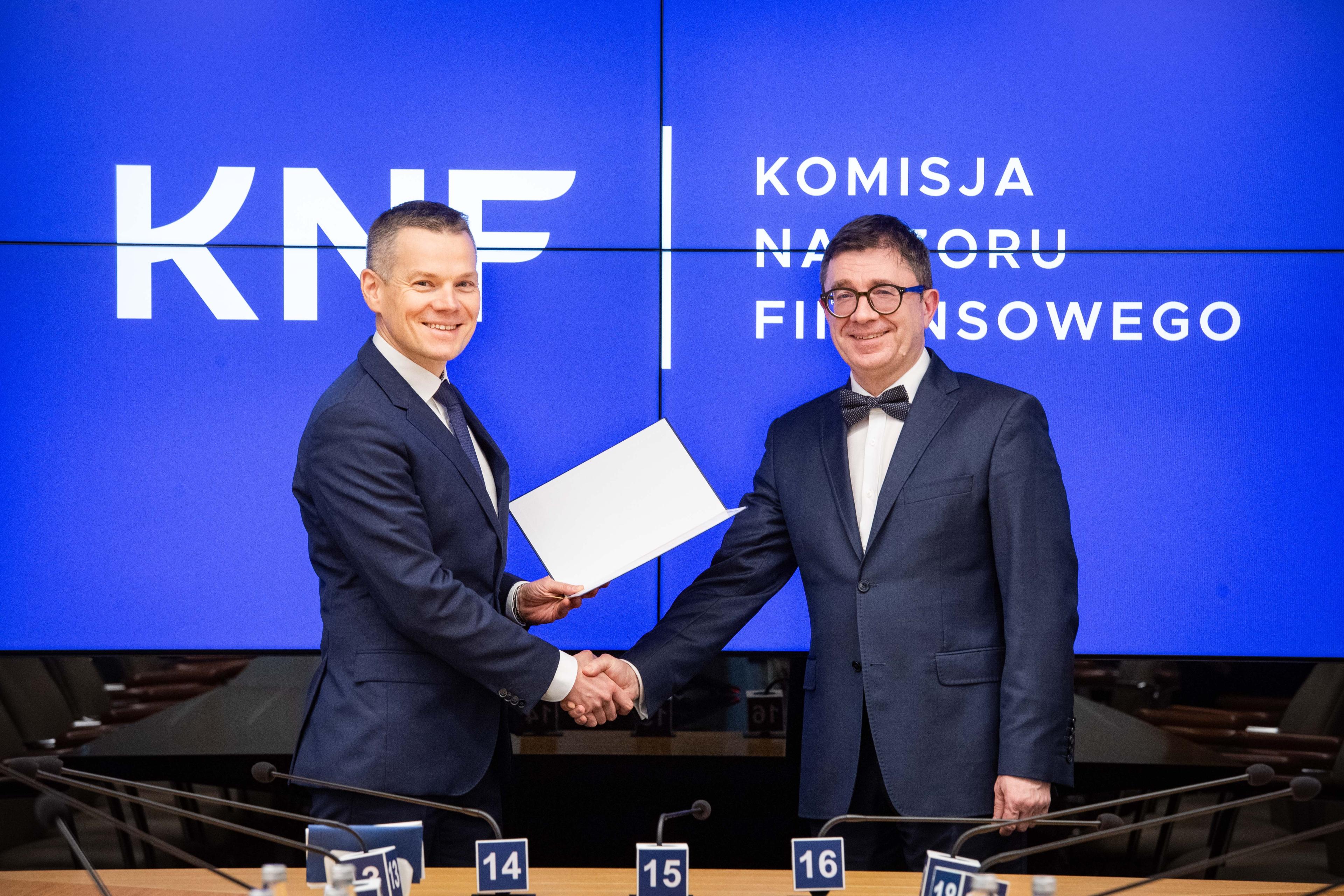 Zdjęcie Przewodniczącego KNF i dra Andrzeja Sołdka