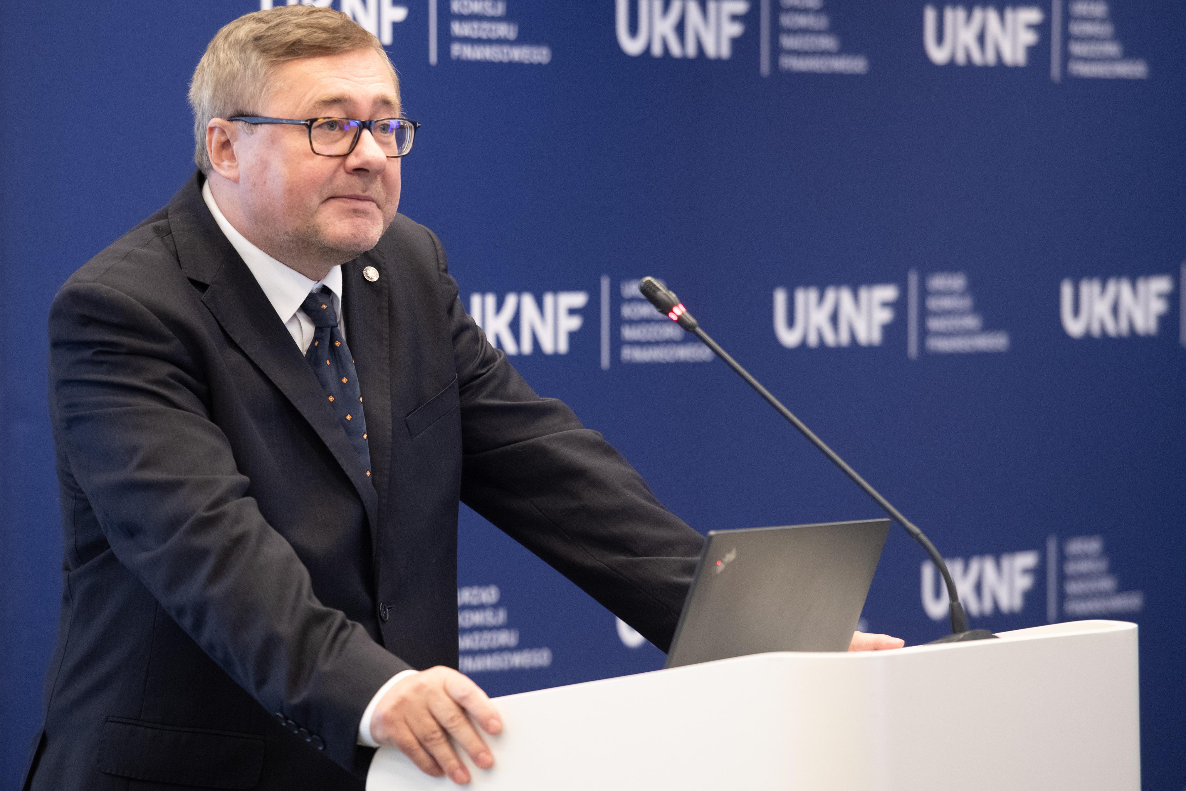 prof_dr_hab_Aleksander_Chlopecki_wreczenie_wyroznienia_Instytucja_Finansowa_Przyjazna_Mediacji